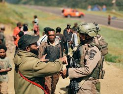 Satgas Damai Cartenz Hadir di Tengah Masyarakat, Pastikan Ibadah Aman d Kawasan Kiwirok