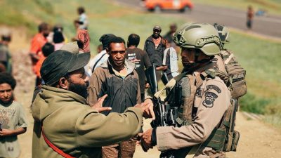 Satgas Damai Cartenz Hadir di Tengah Masyarakat, Pastikan Ibadah Aman d Kawasan Kiwirok