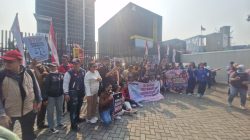 Kecam Tindakan Premanisme Terhadap Pers, Ratusan Jurnalis Geruduk Gedung PERADI